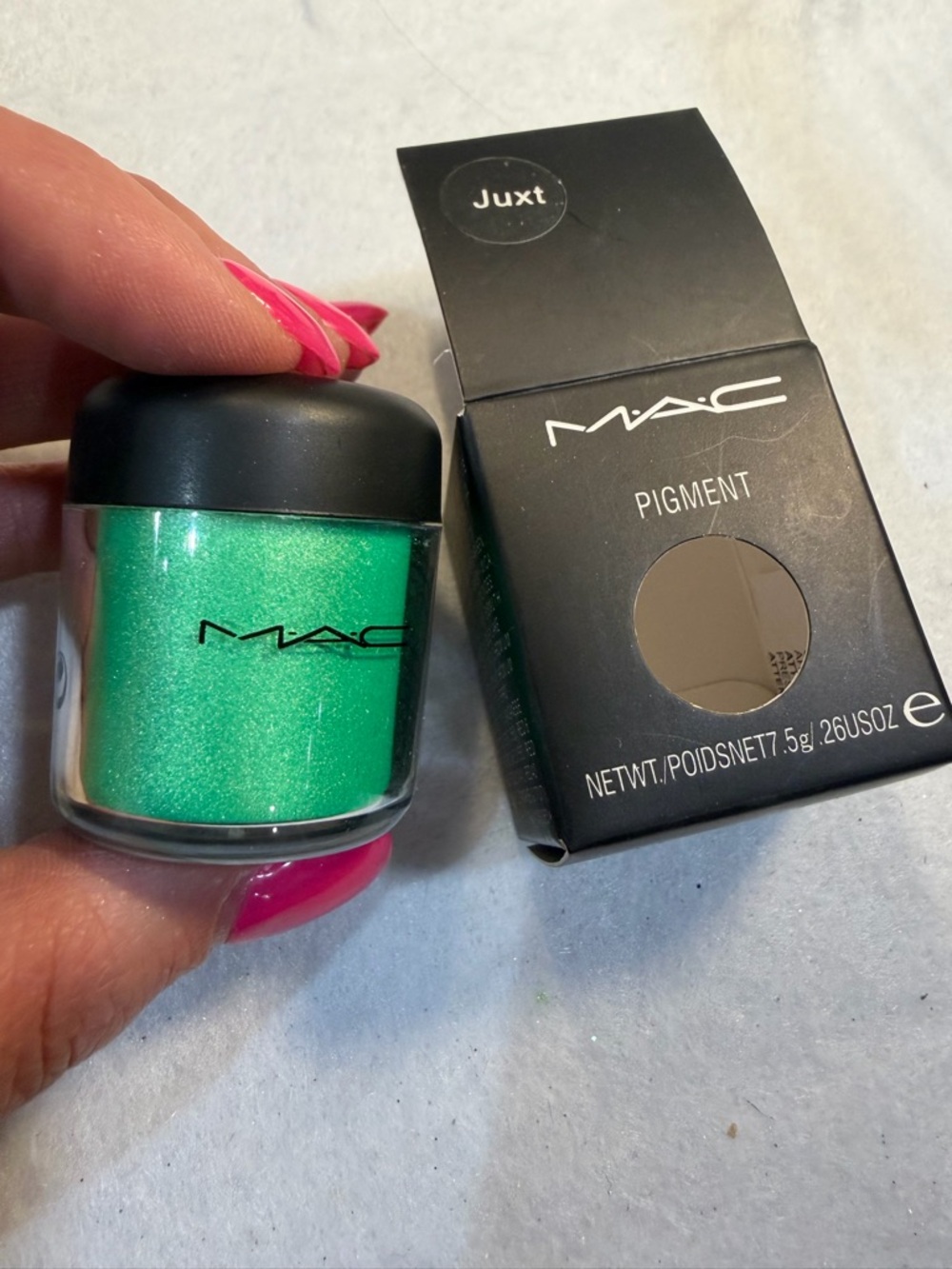 MAC Cosmetics Juxt Green Pigment - Vibrant Emerald Loose Powder new
